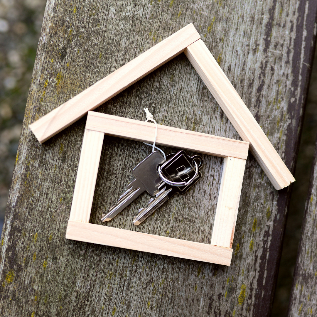 House & Key (2)